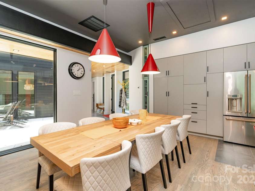 386 Squirrel Lane, Lake Wylie, SC 29710.  MLS# CAR4263022, YatesRealty ID 1040. 