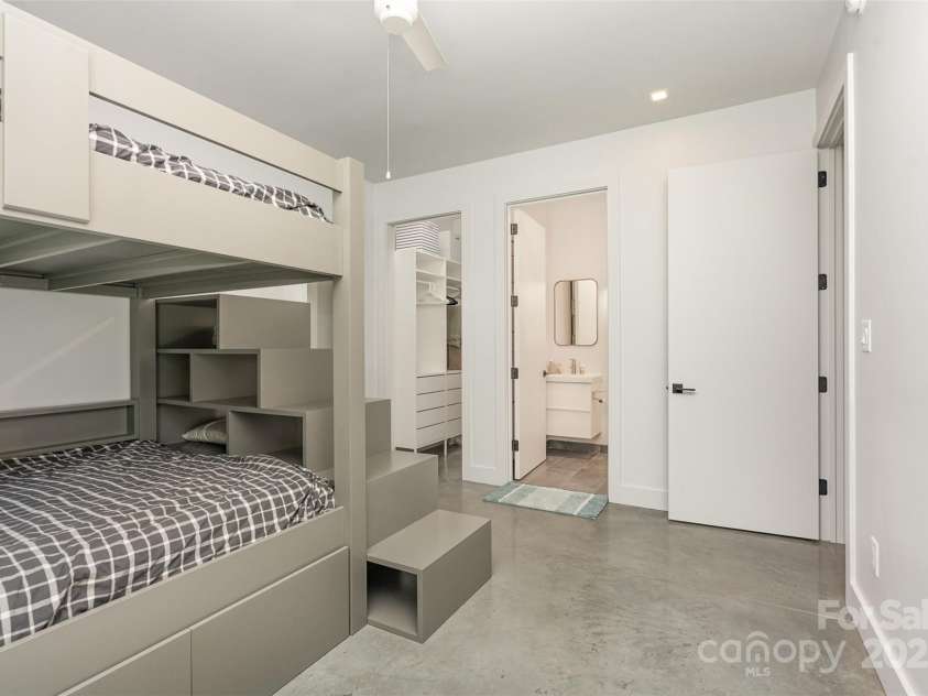 386 Squirrel Lane, Lake Wylie, SC 29710.  MLS# CAR4263022, YatesRealty ID 1040. 