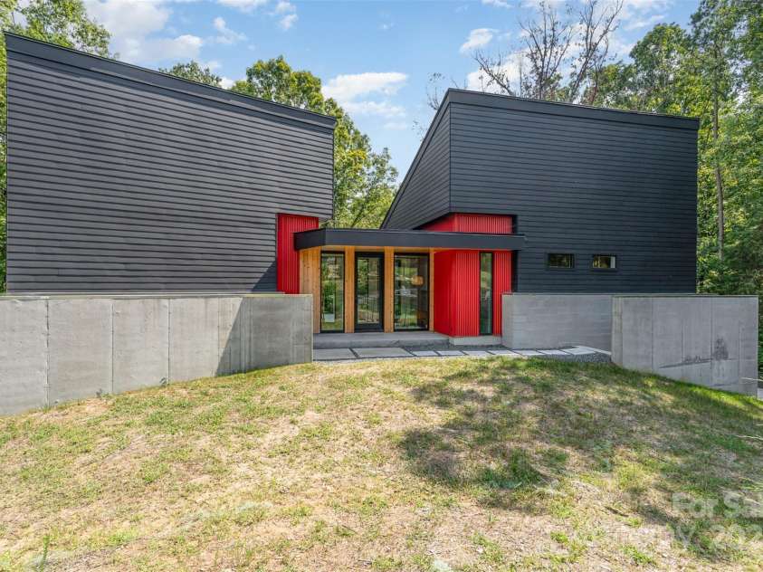 386 Squirrel Lane, Lake Wylie, SC 29710.  MLS# CAR4263022, YatesRealty ID 1040. Front door view