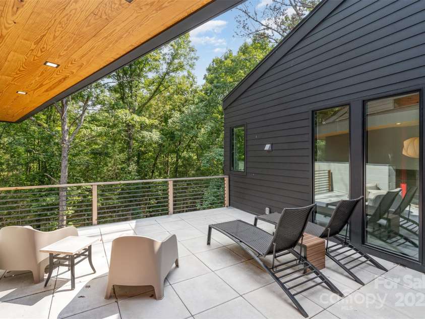 386 Squirrel Lane, Lake Wylie, SC 29710.  MLS# CAR4263022, YatesRealty ID 1040. Spa like Patio