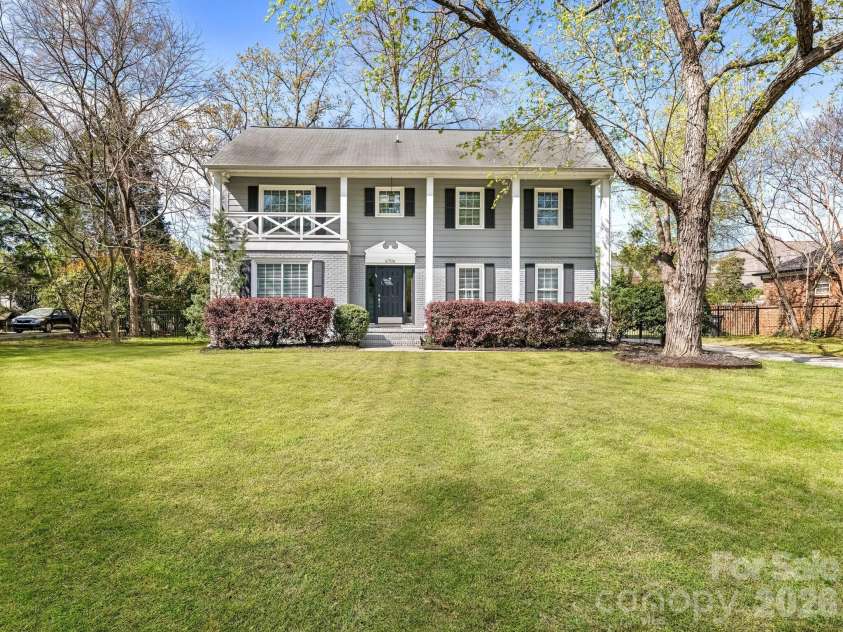6706 Brynwood Drive, Charlotte, NC 28220.  MLS# CAR4363428, YatesRealty ID 10400. Front Exterior