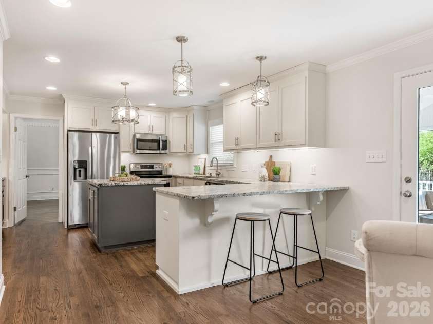 6706 Brynwood Drive, Charlotte, NC 28220.  MLS# CAR4363428, YatesRealty ID 10400. Kitchen
