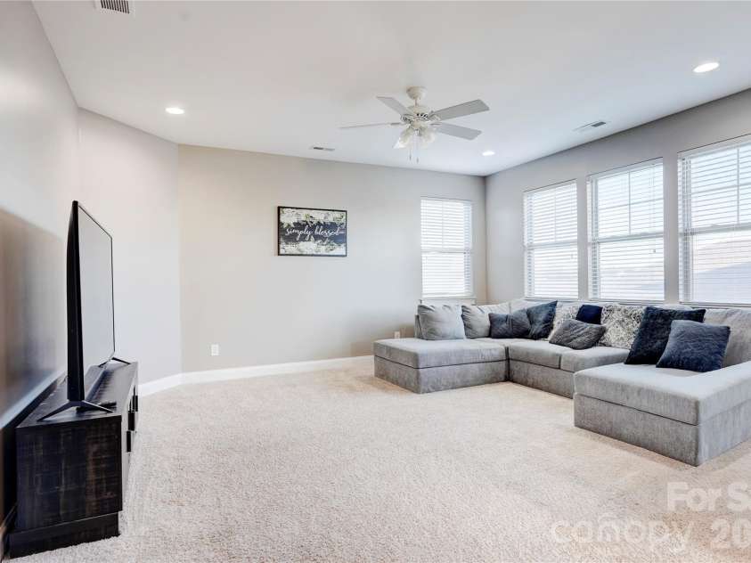 3246 Kelsey Plaza, Kannapolis, NC 28081.  MLS# CAR4335266, YatesRealty ID 10401. 