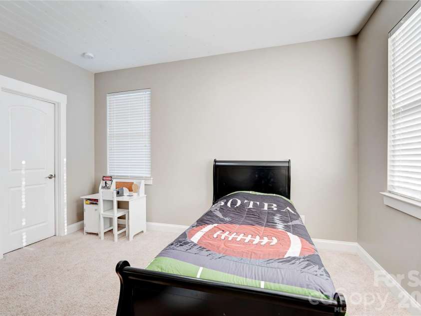 3246 Kelsey Plaza, Kannapolis, NC 28081.  MLS# CAR4335266, YatesRealty ID 10401. 