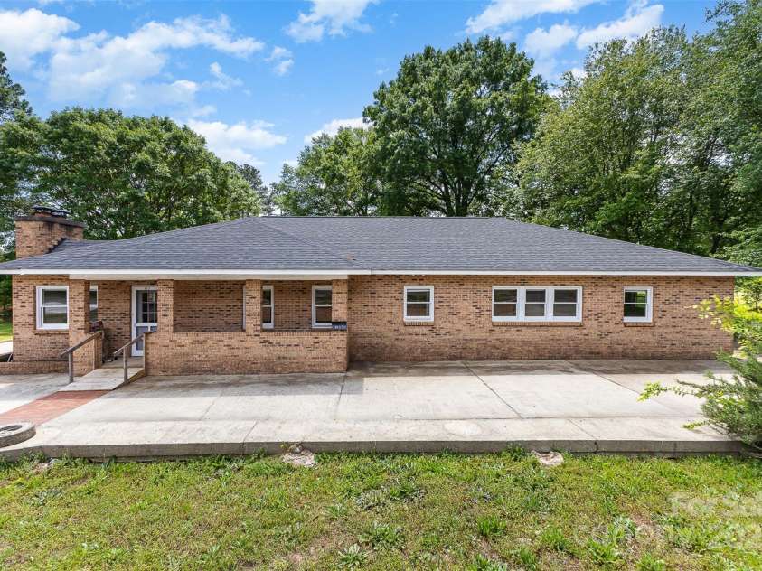 103 Sadler Road, Mount Holly, NC 28120.  MLS# CAR4254289, YatesRealty ID 10402. 