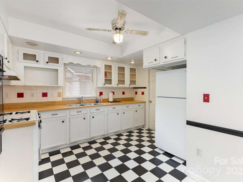 103 Sadler Road, Mount Holly, NC 28120.  MLS# CAR4254289, YatesRealty ID 10402. 