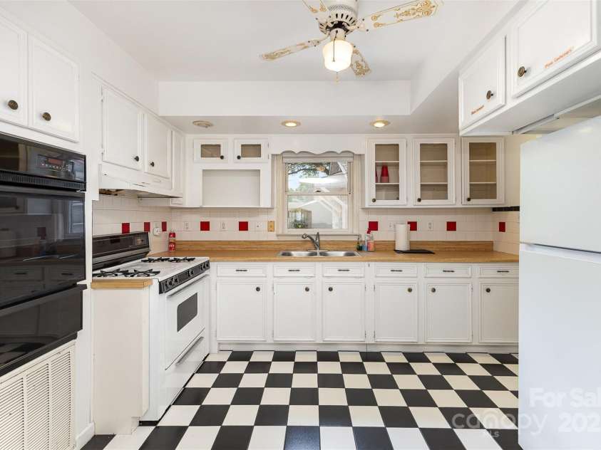 103 Sadler Road, Mount Holly, NC 28120.  MLS# CAR4254289, YatesRealty ID 10402. 