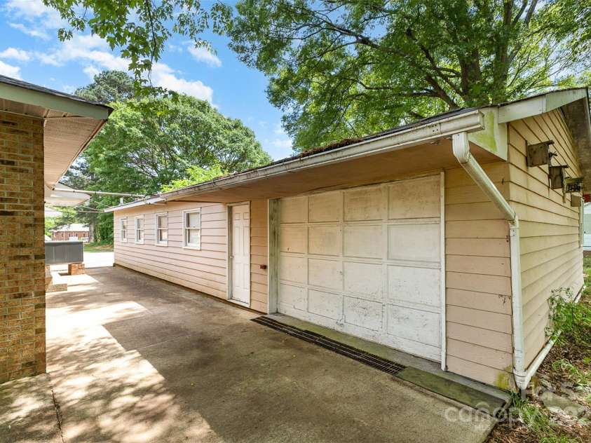 103 Sadler Road, Mount Holly, NC 28120.  MLS# CAR4254289, YatesRealty ID 10402. 