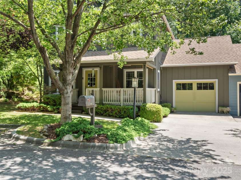 17 Sapling Lane, Waynesville, NC 28786.  MLS# CAR4287974, YatesRealty ID 10403. 