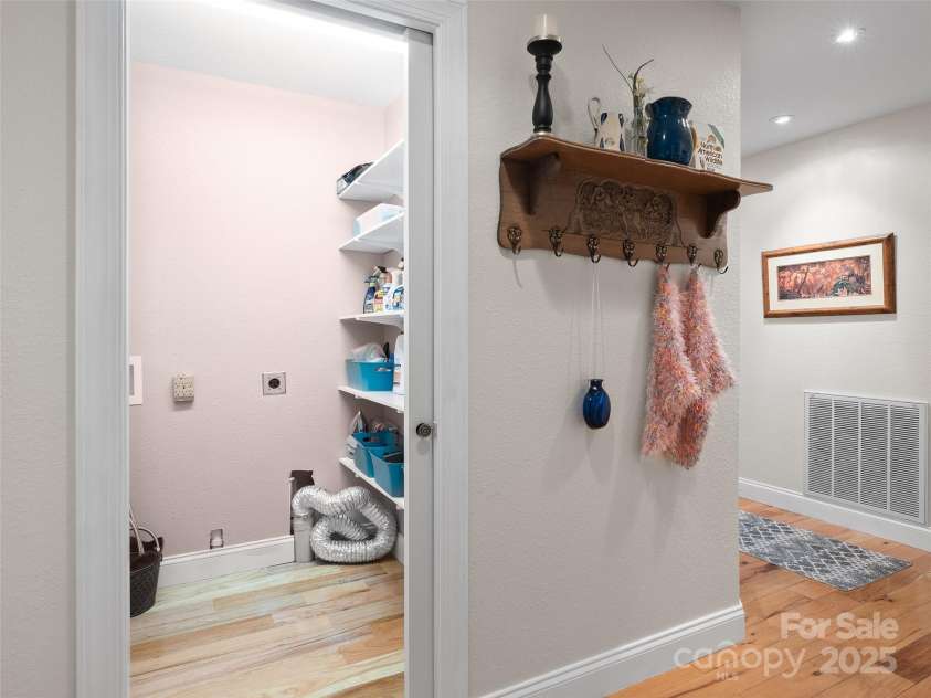 17 Sapling Lane, Waynesville, NC 28786.  MLS# CAR4287974, YatesRealty ID 10403. 