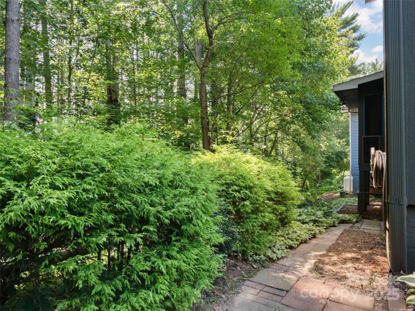 17 Sapling Lane, Waynesville, NC 28786.  MLS# CAR4287974, YatesRealty ID 10403. 