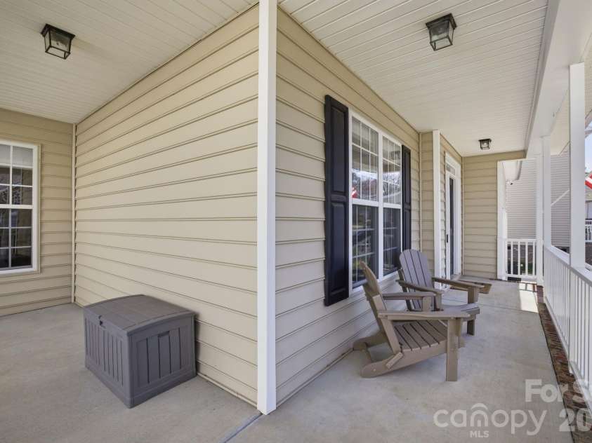 20042 Northport Drive, Cornelius, NC 28031.  MLS# CAR4355423, YatesRealty ID 10403. 