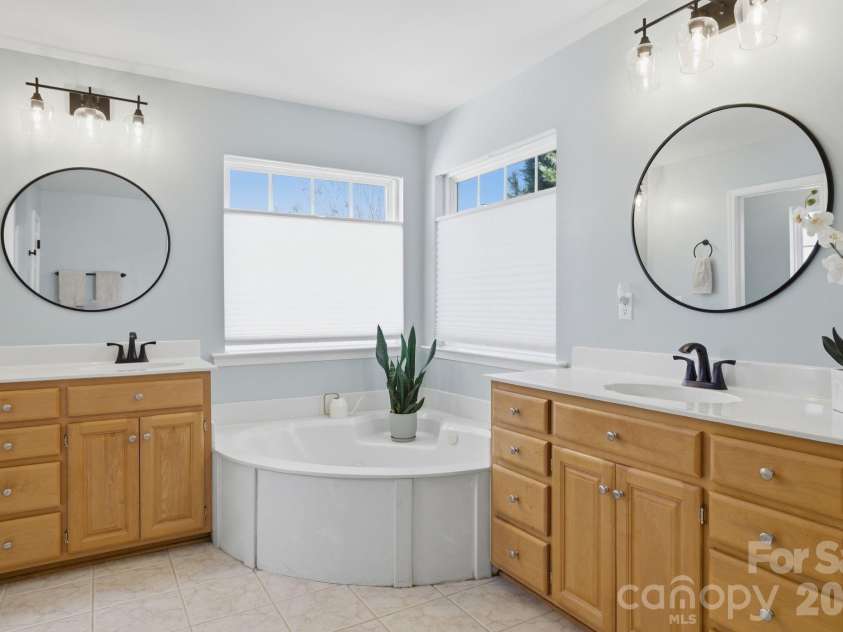 20042 Northport Drive, Cornelius, NC 28031.  MLS# CAR4355423, YatesRealty ID 10403. 