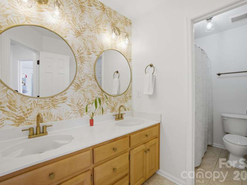 20042 Northport Drive, Cornelius, NC 28031.  MLS# CAR4355423, YatesRealty ID 10403. 