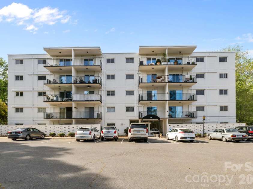 2503 Roswell Avenue, Charlotte, NC 28209.  MLS# CAR4362137, YatesRealty ID 10404. 