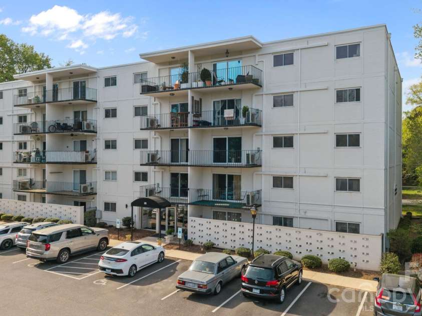2503 Roswell Avenue, Charlotte, NC 28209.  MLS# CAR4362137, YatesRealty ID 10404. 