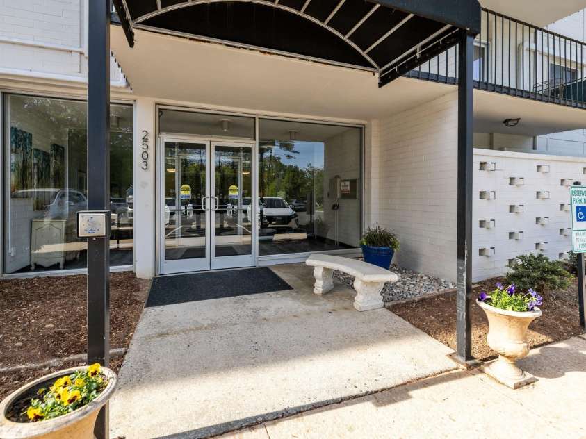2503 Roswell Avenue, Charlotte, NC 28209.  MLS# CAR4362137, YatesRealty ID 10404. 