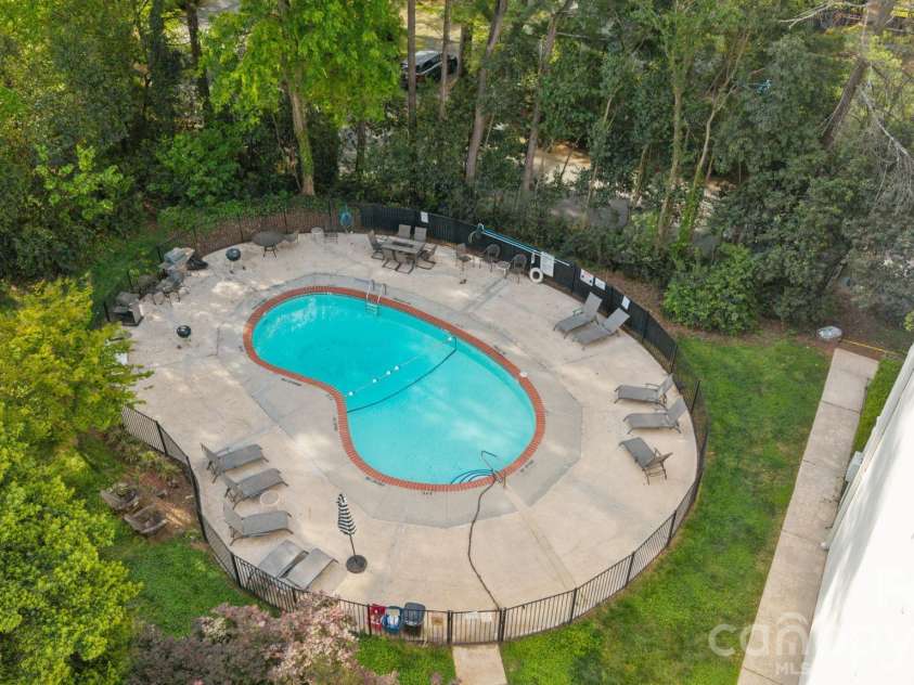 2503 Roswell Avenue, Charlotte, NC 28209.  MLS# CAR4362137, YatesRealty ID 10404. 