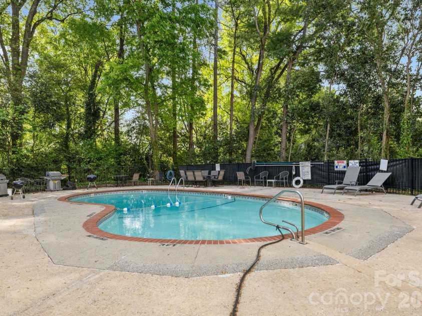 2503 Roswell Avenue, Charlotte, NC 28209.  MLS# CAR4362137, YatesRealty ID 10404. 