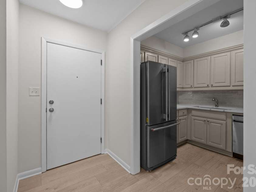 2503 Roswell Avenue, Charlotte, NC 28209.  MLS# CAR4362137, YatesRealty ID 10404. 