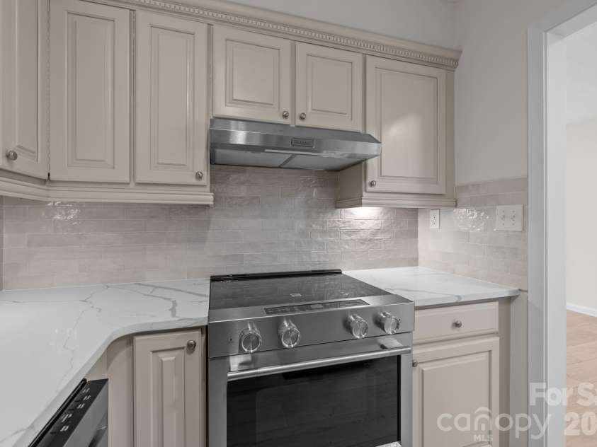 2503 Roswell Avenue, Charlotte, NC 28209.  MLS# CAR4362137, YatesRealty ID 10404. 