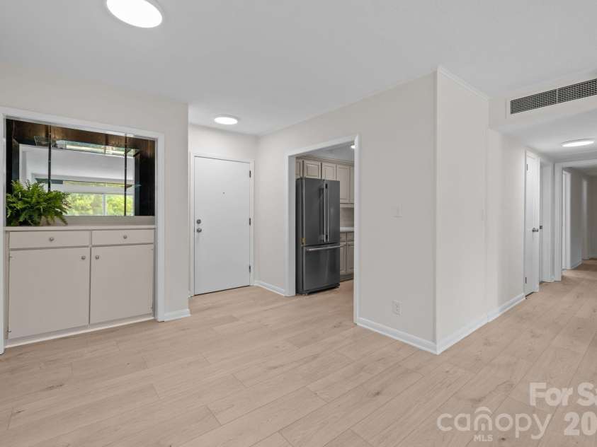 2503 Roswell Avenue, Charlotte, NC 28209.  MLS# CAR4362137, YatesRealty ID 10404. 