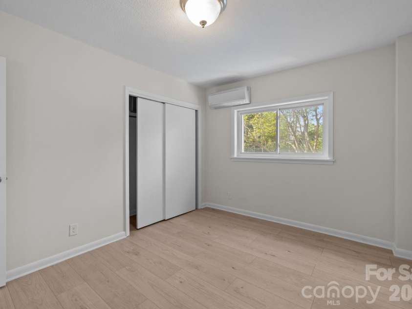 2503 Roswell Avenue, Charlotte, NC 28209.  MLS# CAR4362137, YatesRealty ID 10404. 
