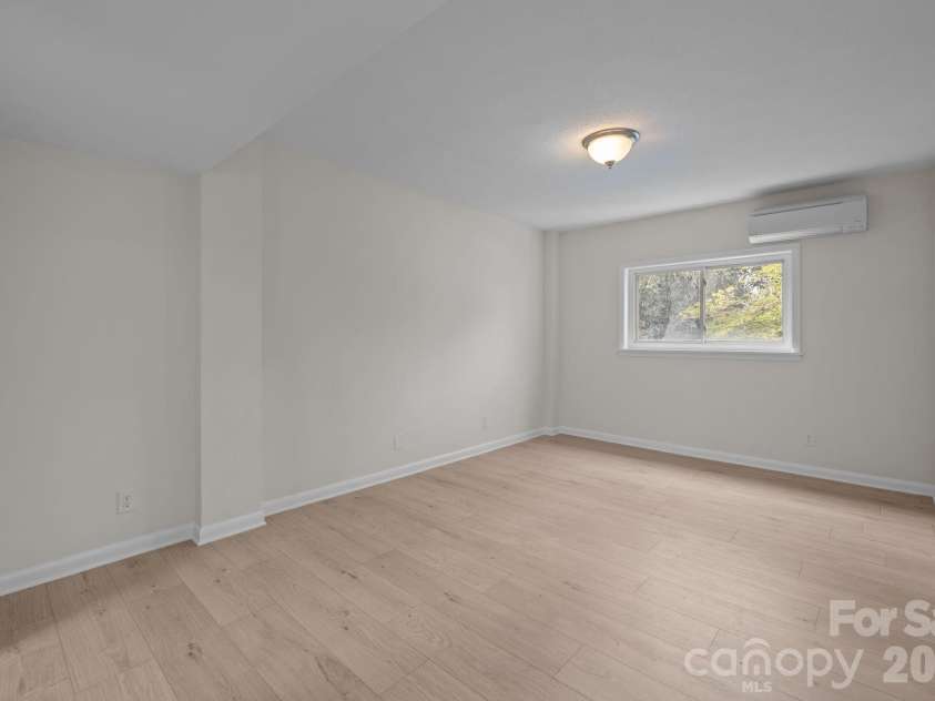 2503 Roswell Avenue, Charlotte, NC 28209.  MLS# CAR4362137, YatesRealty ID 10404. 