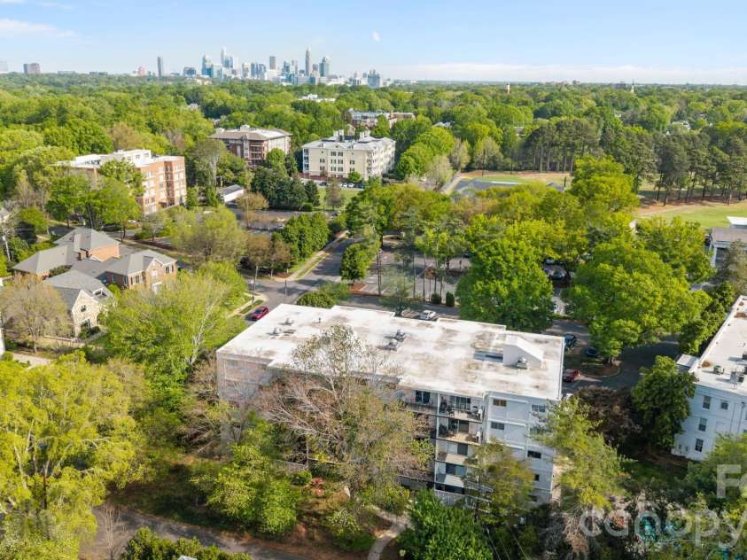 2503 Roswell Avenue, Charlotte, NC 28209.  MLS# CAR4362137, YatesRealty ID 10404. 
