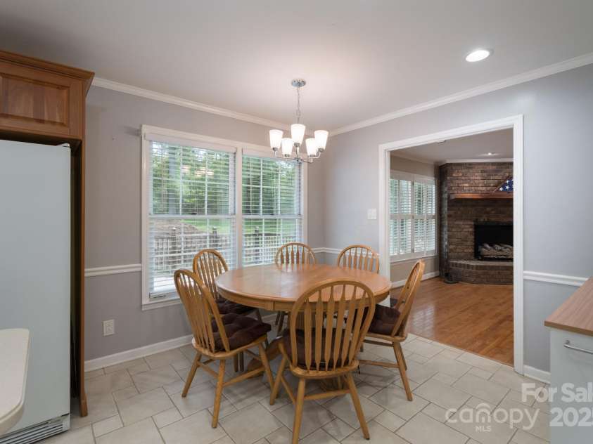 4256 Wood Forest Drive, Rock Hill, SC 29732.  MLS# CAR4244267, YatesRealty ID 10404. Breakfast Area