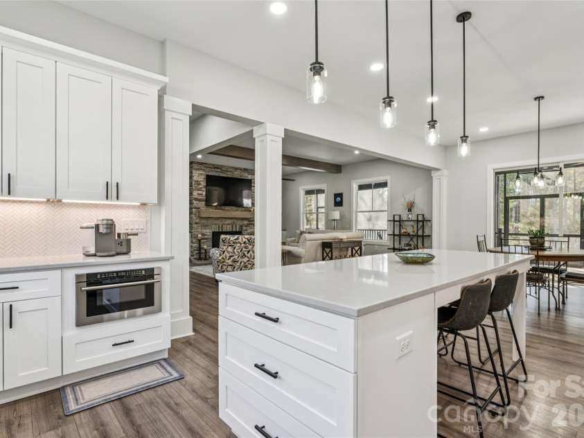 6615 Farmstead Lane, Concord, NC 28027.  MLS# CAR4357830, YatesRealty ID 10405. 