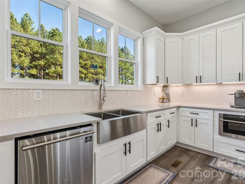 6615 Farmstead Lane, Concord, NC 28027.  MLS# CAR4357830, YatesRealty ID 10405. 