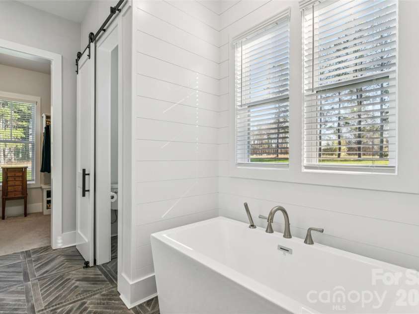 6615 Farmstead Lane, Concord, NC 28027.  MLS# CAR4357830, YatesRealty ID 10405. 