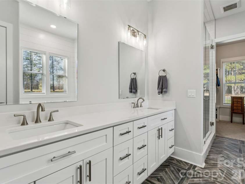 6615 Farmstead Lane, Concord, NC 28027.  MLS# CAR4357830, YatesRealty ID 10405. 