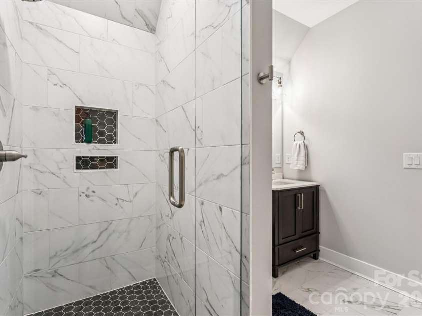 6615 Farmstead Lane, Concord, NC 28027.  MLS# CAR4357830, YatesRealty ID 10405. 