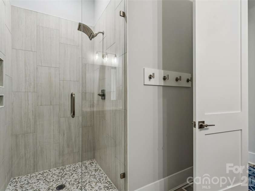 6615 Farmstead Lane, Concord, NC 28027.  MLS# CAR4357830, YatesRealty ID 10405. 