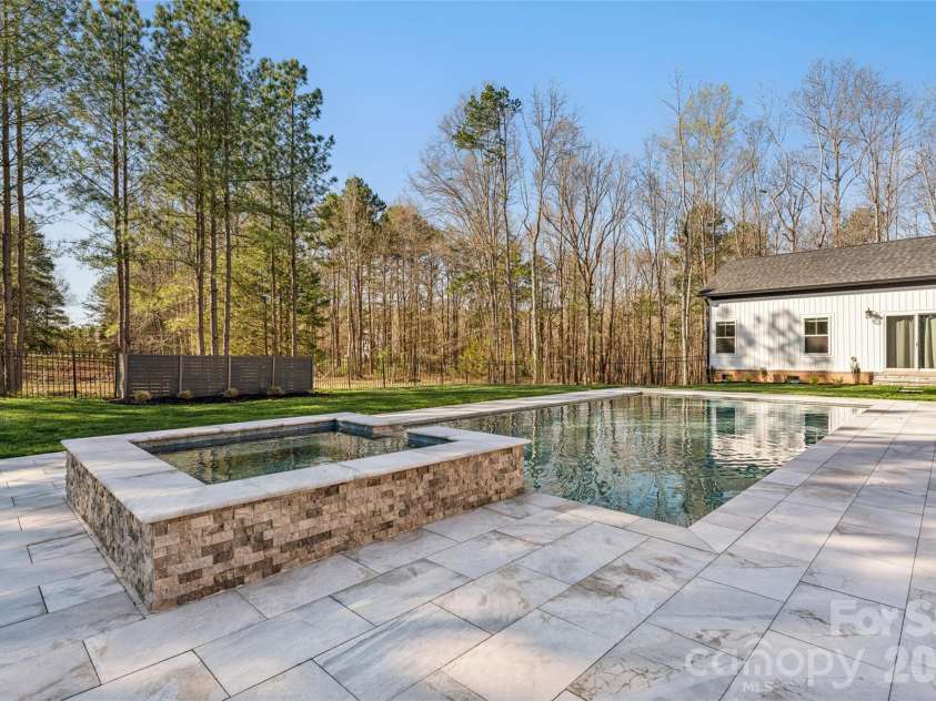 6615 Farmstead Lane, Concord, NC 28027.  MLS# CAR4357830, YatesRealty ID 10405. 