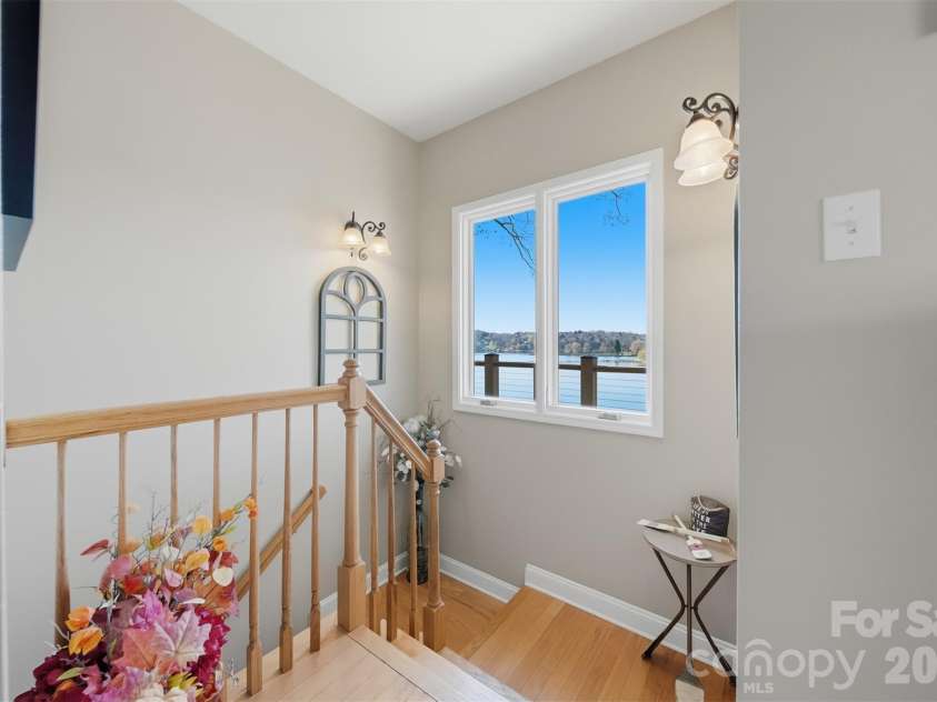 152 Bridge Pointe Lane, Hickory, NC 28601.  MLS# CAR4361563, YatesRealty ID 10406. 
