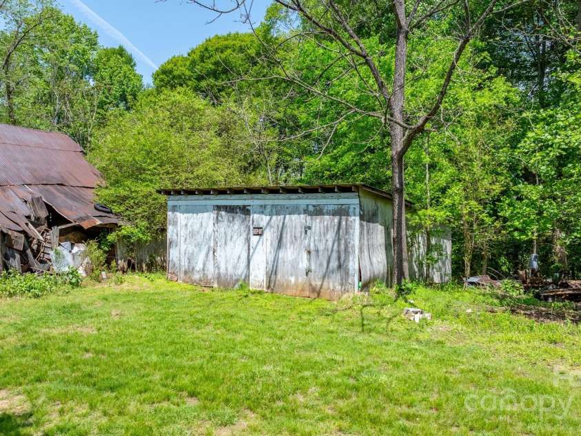 251 Rousseau Farm Road, Wilkesboro, NC 28697.  MLS# CAR4224506, YatesRealty ID 10406. 