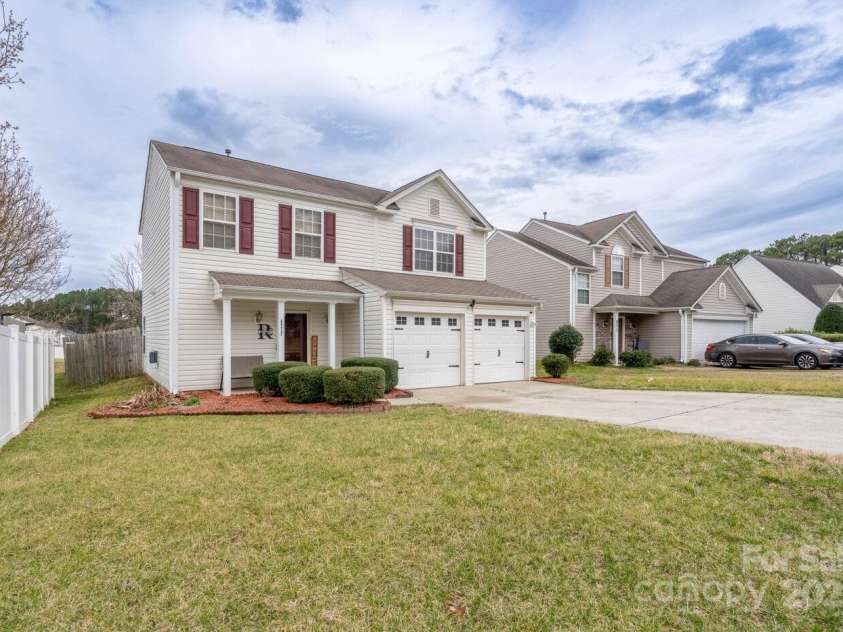 4213 Devonbridge Lane, Charlotte, NC 28269.  MLS# CAR4232122, YatesRealty ID 10407. 