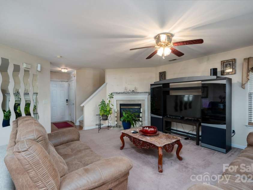 4213 Devonbridge Lane, Charlotte, NC 28269.  MLS# CAR4232122, YatesRealty ID 10407. 