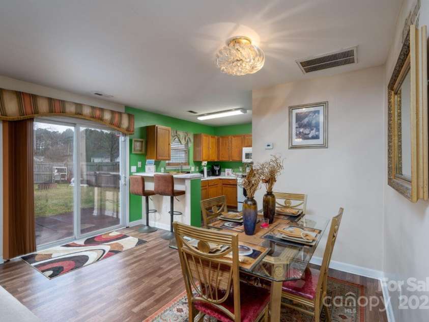 4213 Devonbridge Lane, Charlotte, NC 28269.  MLS# CAR4232122, YatesRealty ID 10407. 