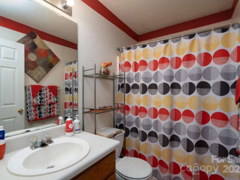 4213 Devonbridge Lane, Charlotte, NC 28269.  MLS# CAR4232122, YatesRealty ID 10407. 