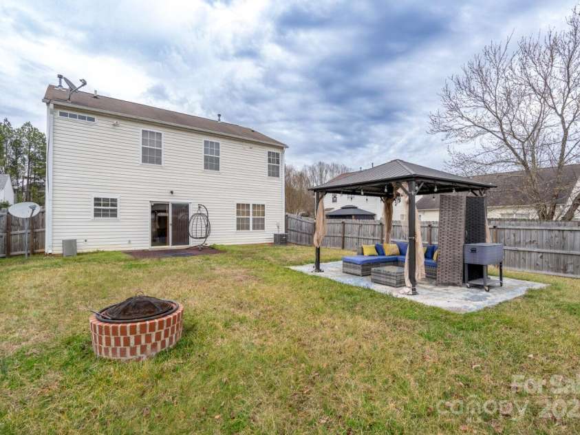 4213 Devonbridge Lane, Charlotte, NC 28269.  MLS# CAR4232122, YatesRealty ID 10407. 