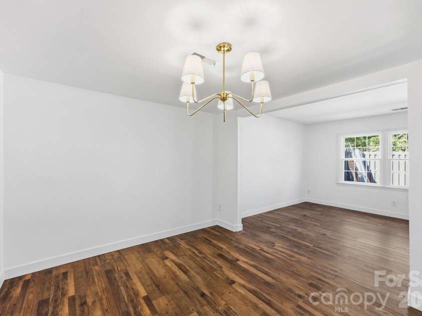 8005 Regent Park Lane, Charlotte, NC 28210.  MLS# CAR4363191, YatesRealty ID 10407. 