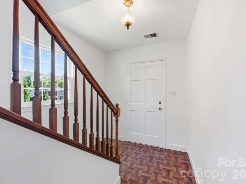 8005 Regent Park Lane, Charlotte, NC 28210.  MLS# CAR4363191, YatesRealty ID 10407. 