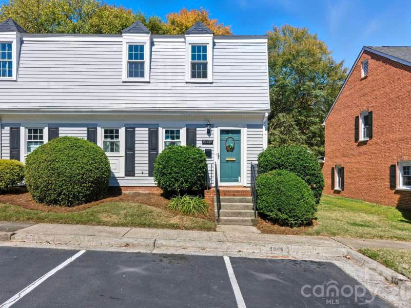 8005 Regent Park Lane, Charlotte, NC 28210.  MLS# CAR4363191, YatesRealty ID 10407. 