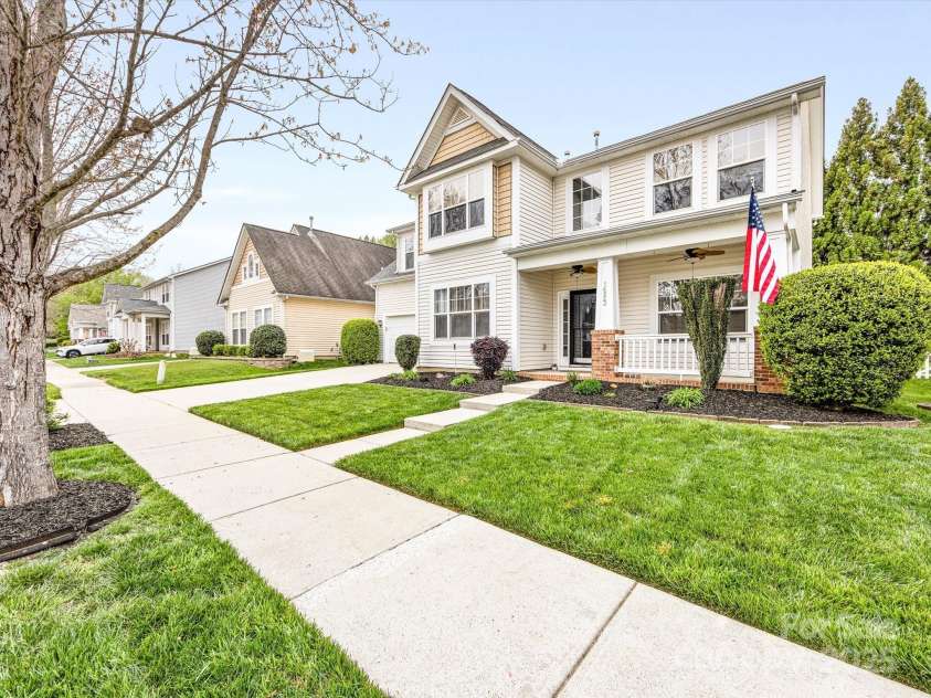 14923 Colonial Park Drive, Huntersville, NC 28078.  MLS# CAR4240604, YatesRealty ID 10408. 