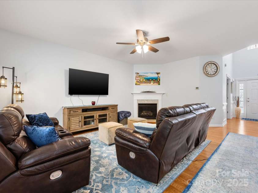 14923 Colonial Park Drive, Huntersville, NC 28078.  MLS# CAR4240604, YatesRealty ID 10408. 