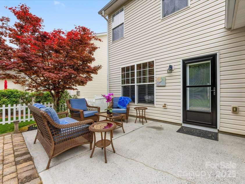 14923 Colonial Park Drive, Huntersville, NC 28078.  MLS# CAR4240604, YatesRealty ID 10408. 